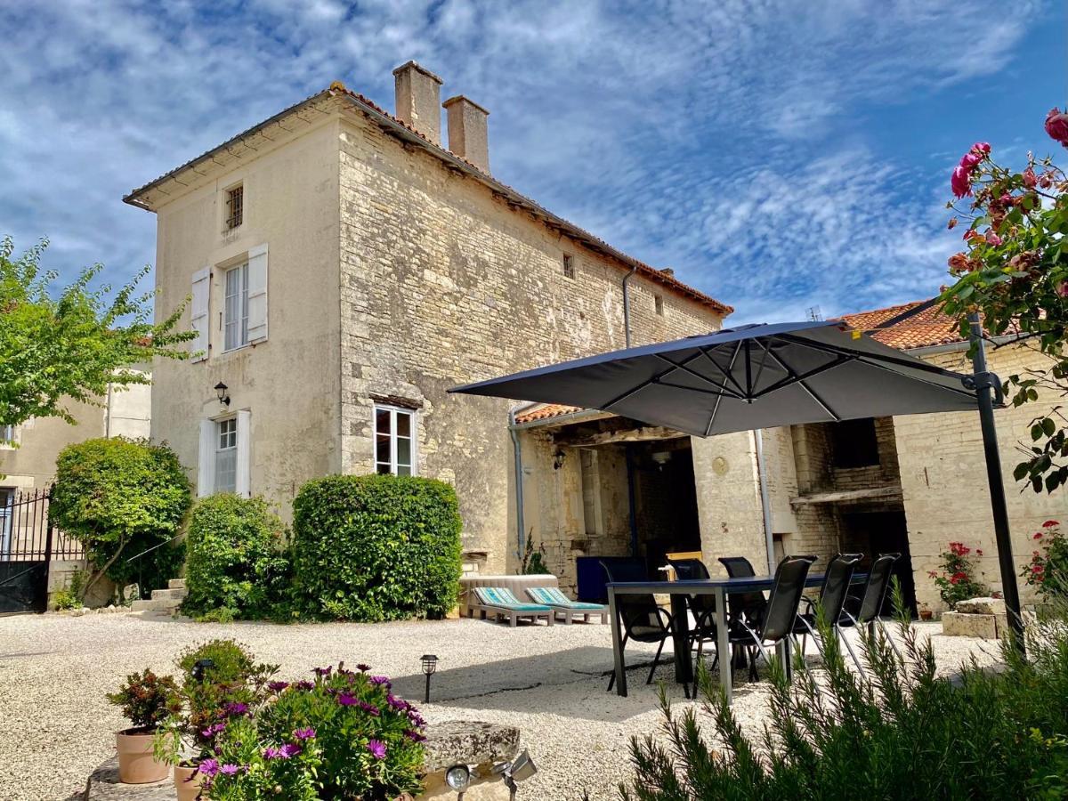 Maison Dix Tusson Exterior foto